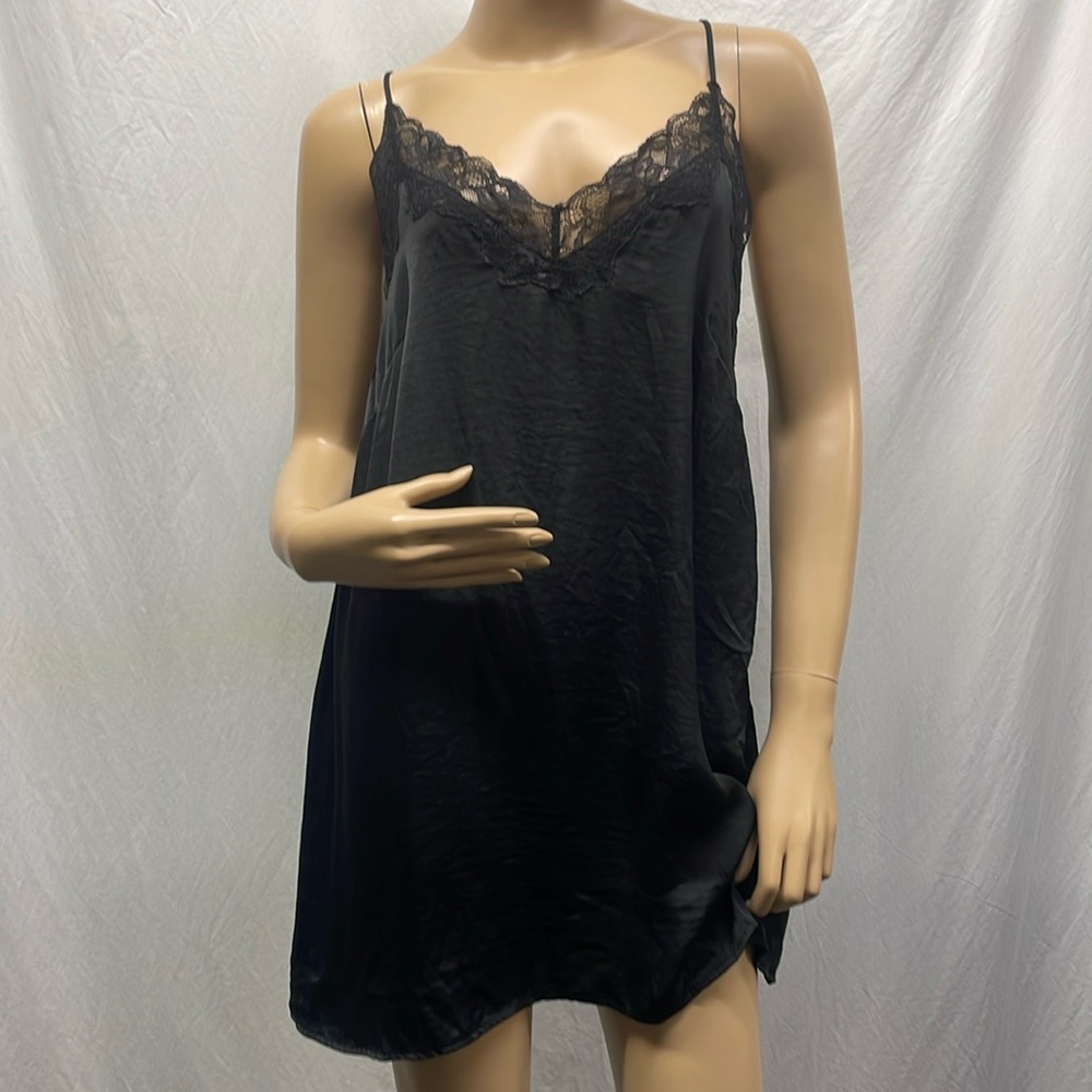 H&M Womens Black Lace Chemise